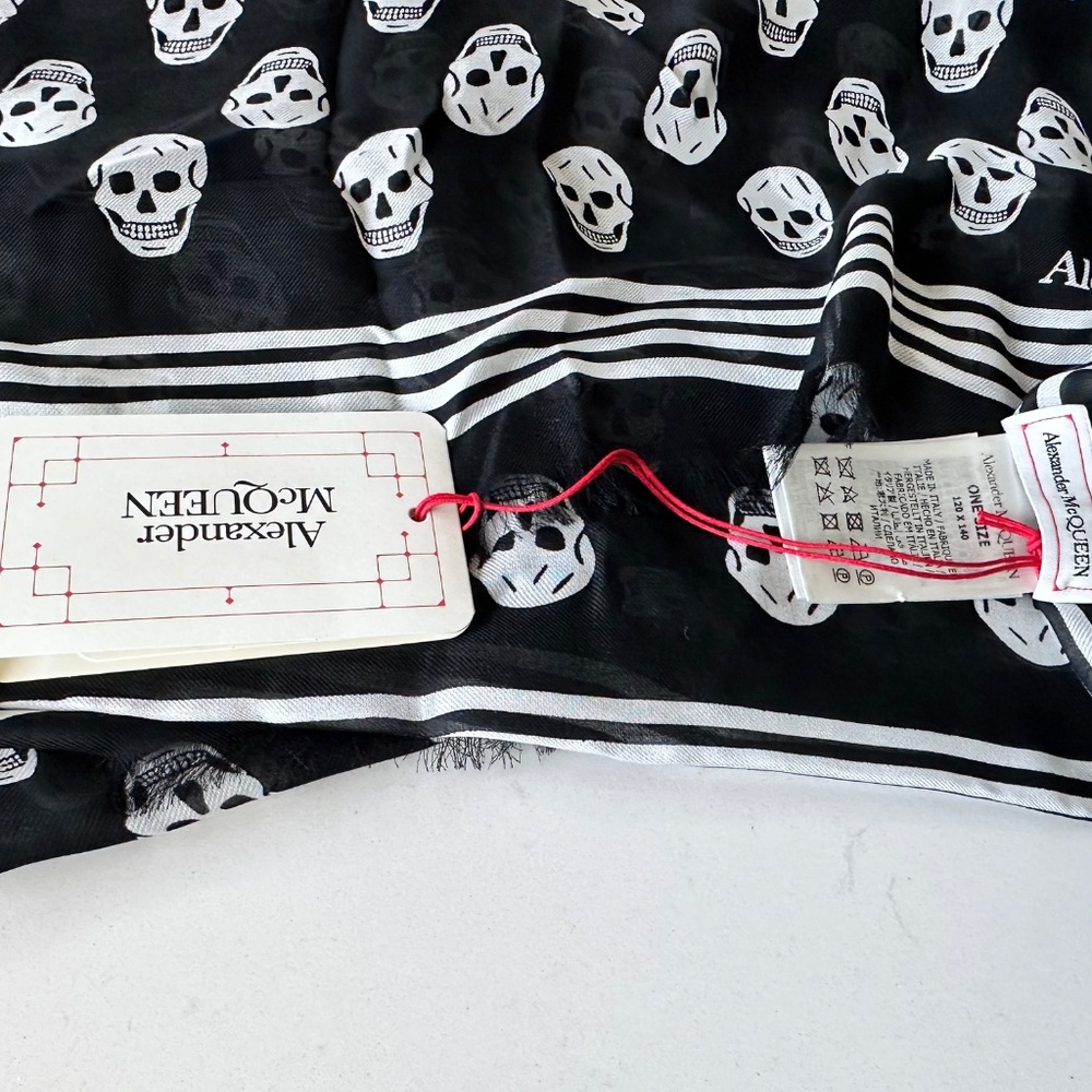 NWT | Alexander McQueen | 🖤💀 Skull Print Biker Scarf 🖤 - Picture 4 of 12